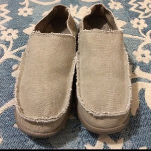 New never worn Crocs Santa Cruz loafers